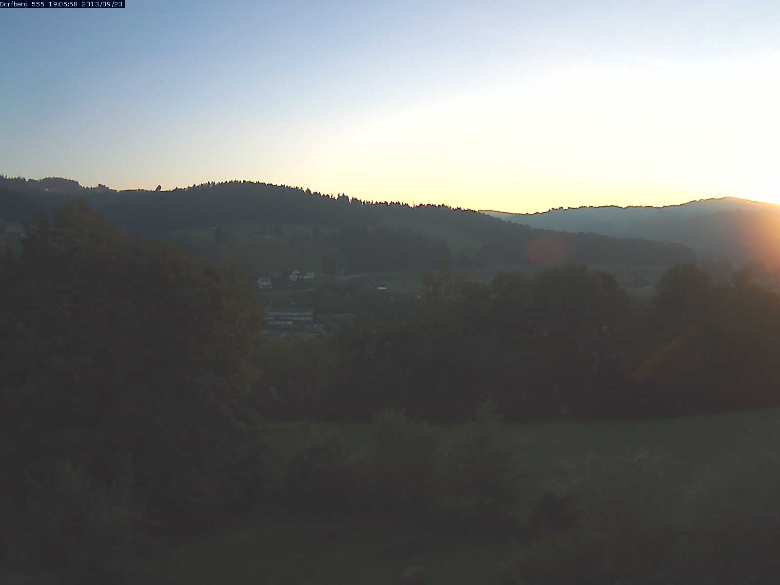 Webcam-Bild: Aussicht vom Dorfberg in Langnau 20130923-190600