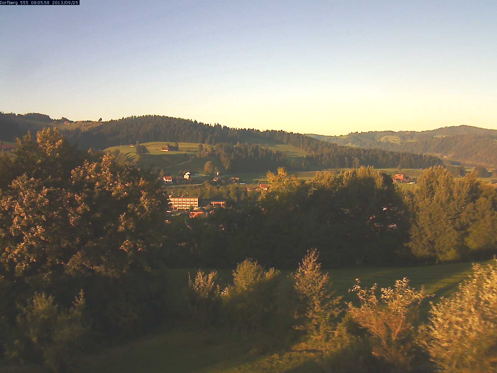 Webcam-Bild: Aussicht vom Dorfberg in Langnau 20130925-080600