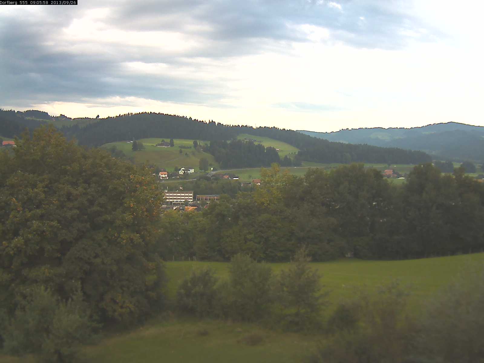Webcam-Bild: Aussicht vom Dorfberg in Langnau 20130926-090600