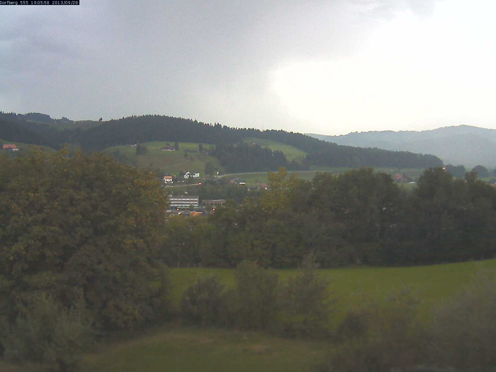 Webcam-Bild: Aussicht vom Dorfberg in Langnau 20130928-190600