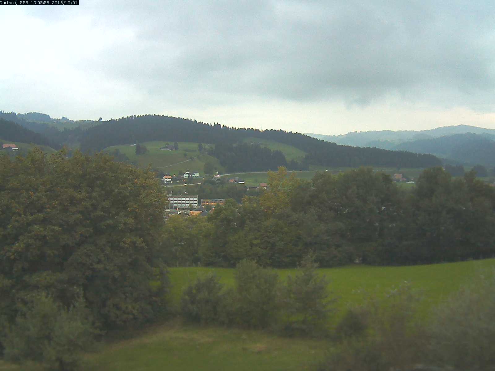 Webcam-Bild: Aussicht vom Dorfberg in Langnau 20131001-190600