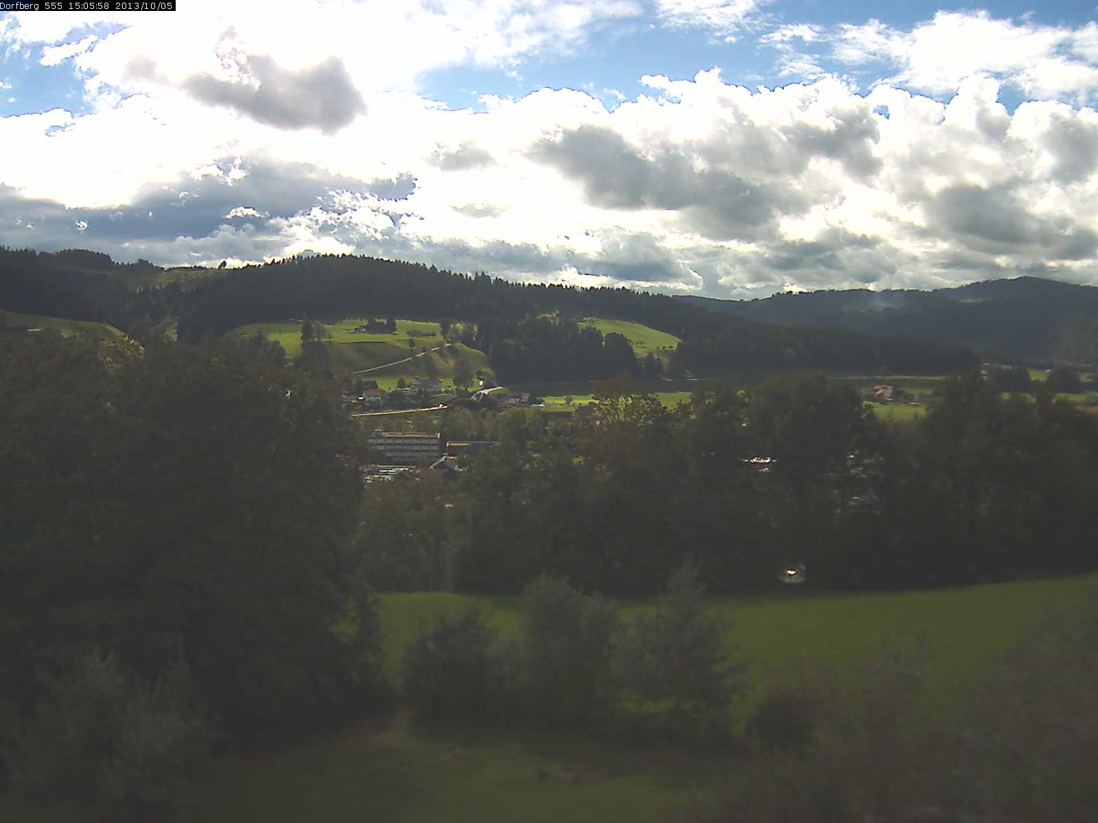 Webcam-Bild: Aussicht vom Dorfberg in Langnau 20131005-150600
