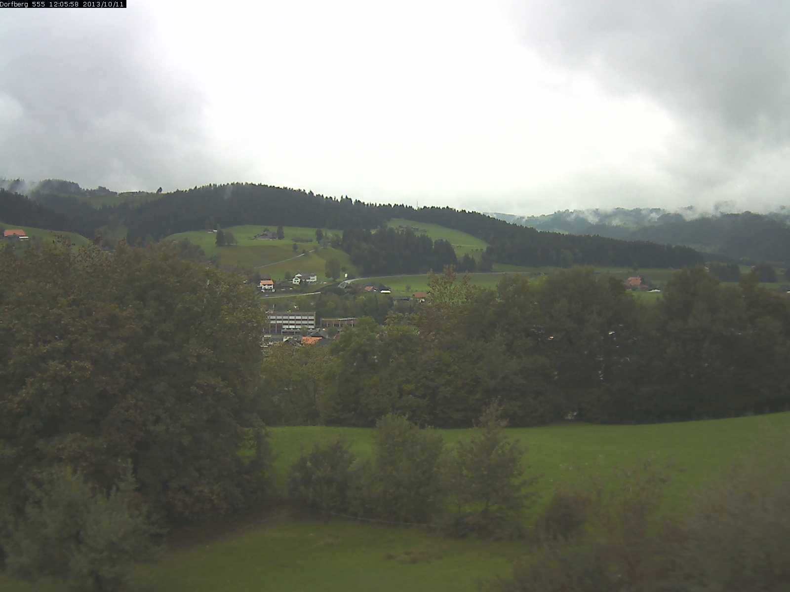 Webcam-Bild: Aussicht vom Dorfberg in Langnau 20131011-120600