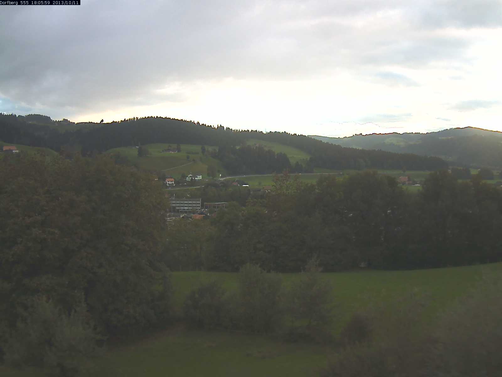 Webcam-Bild: Aussicht vom Dorfberg in Langnau 20131011-180600