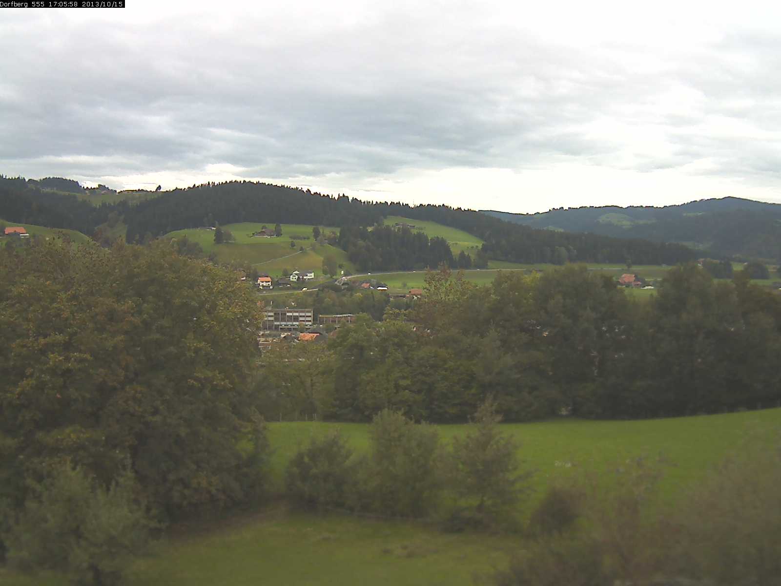 Webcam-Bild: Aussicht vom Dorfberg in Langnau 20131015-170600
