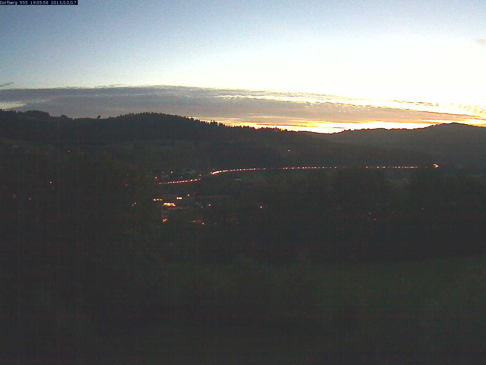Webcam-Bild: Aussicht vom Dorfberg in Langnau 20131017-190600