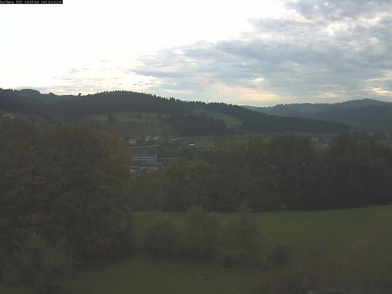 Webcam-Bild: Aussicht vom Dorfberg in Langnau 20131018-180600