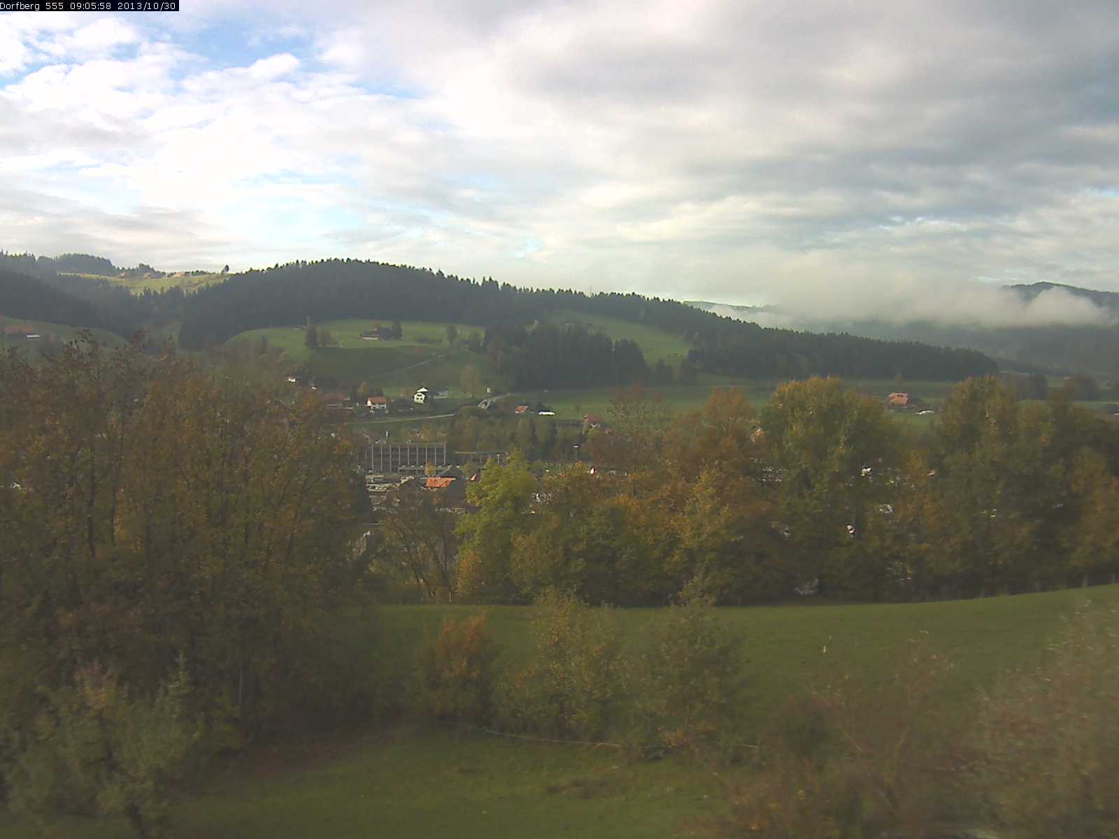 Webcam-Bild: Aussicht vom Dorfberg in Langnau 20131030-090600
