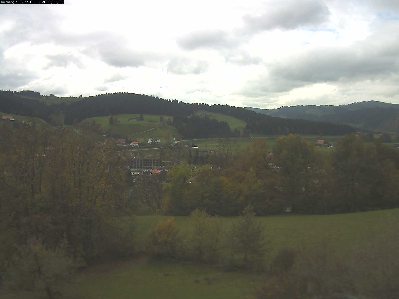 Webcam-Bild: Aussicht vom Dorfberg in Langnau 20131030-120600