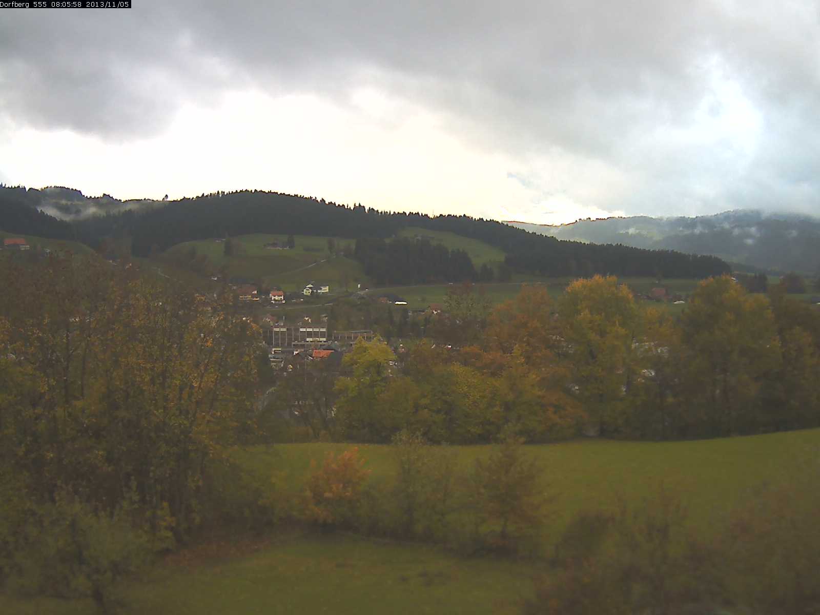 Webcam-Bild: Aussicht vom Dorfberg in Langnau 20131105-080600