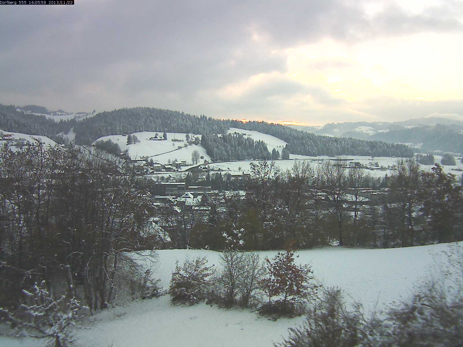 Webcam-Bild: Aussicht vom Dorfberg in Langnau 20131122-160600
