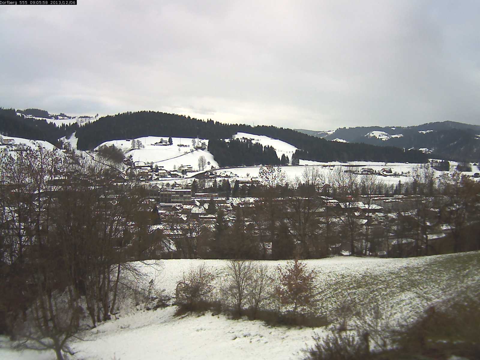 Webcam-Bild: Aussicht vom Dorfberg in Langnau 20131206-090600