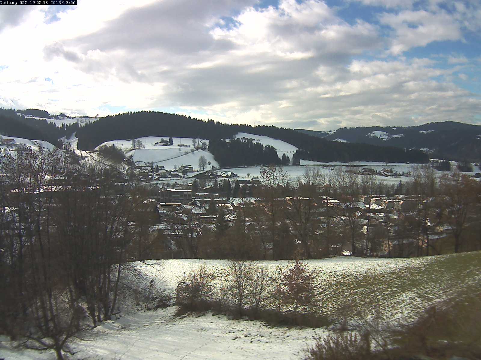 Webcam-Bild: Aussicht vom Dorfberg in Langnau 20131206-120600