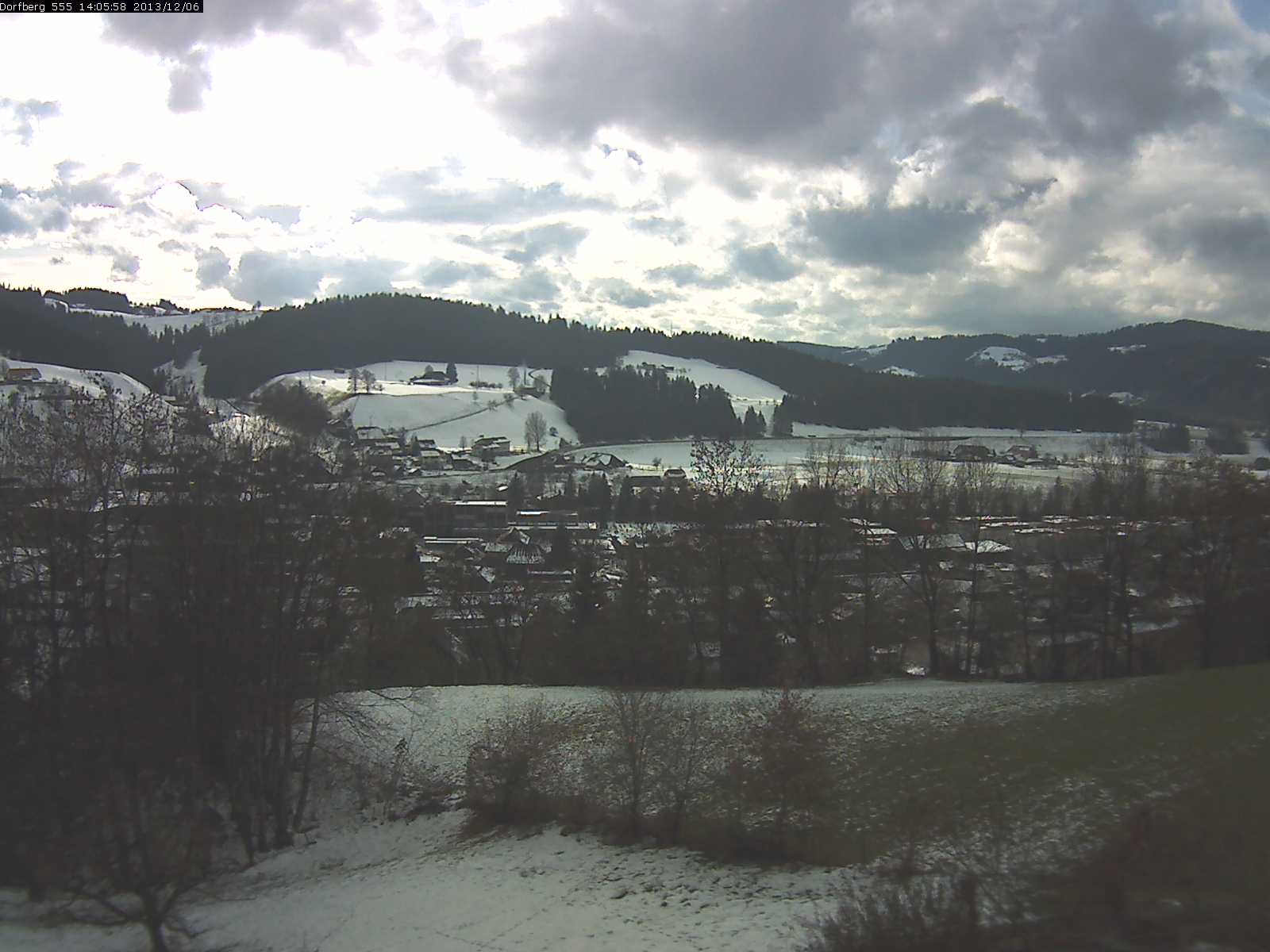 Webcam-Bild: Aussicht vom Dorfberg in Langnau 20131206-140600