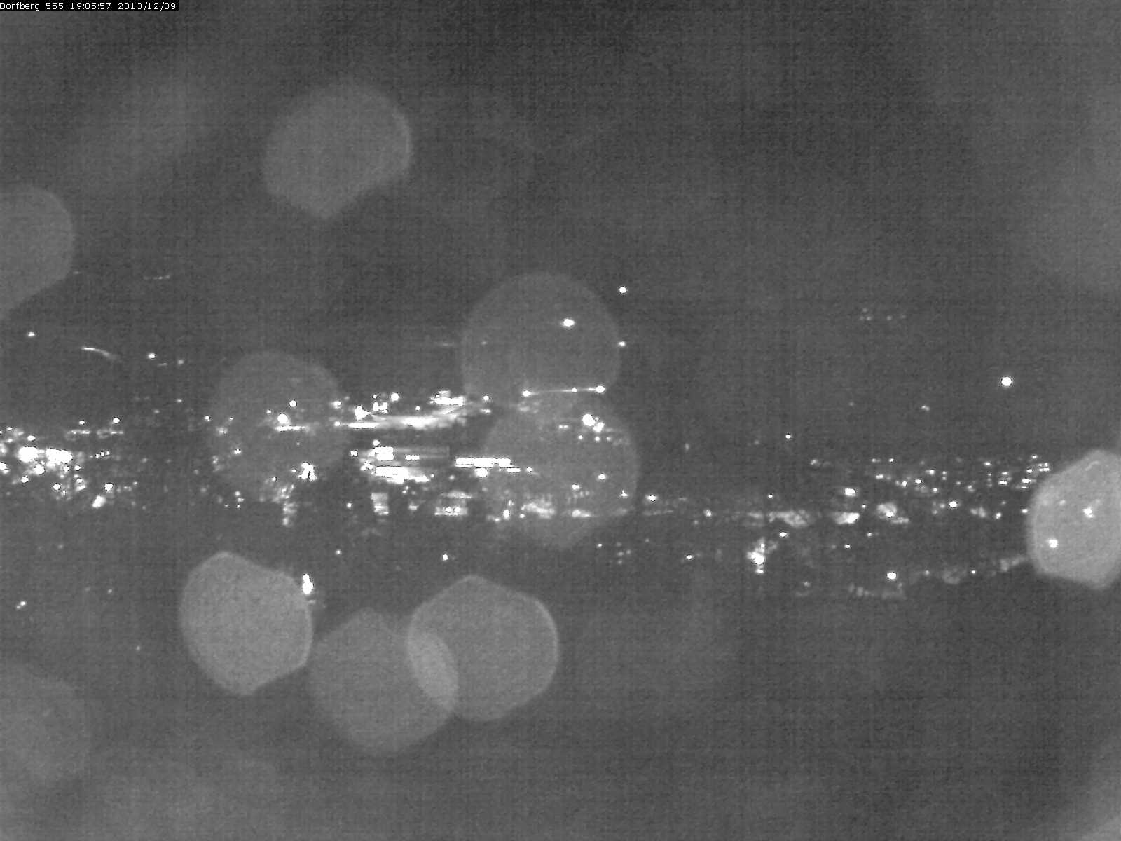 Webcam-Bild: Aussicht vom Dorfberg in Langnau 20131209-190600