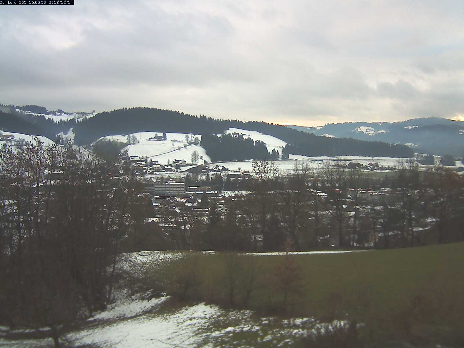 Webcam-Bild: Aussicht vom Dorfberg in Langnau 20131214-160600