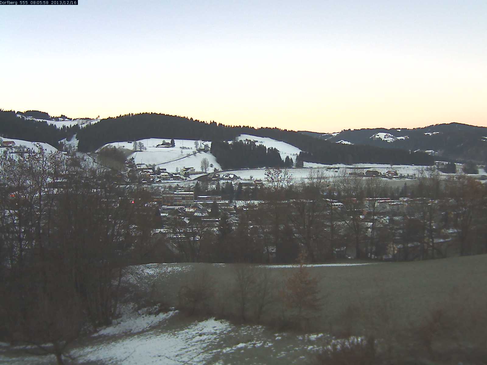 Webcam-Bild: Aussicht vom Dorfberg in Langnau 20131216-080600