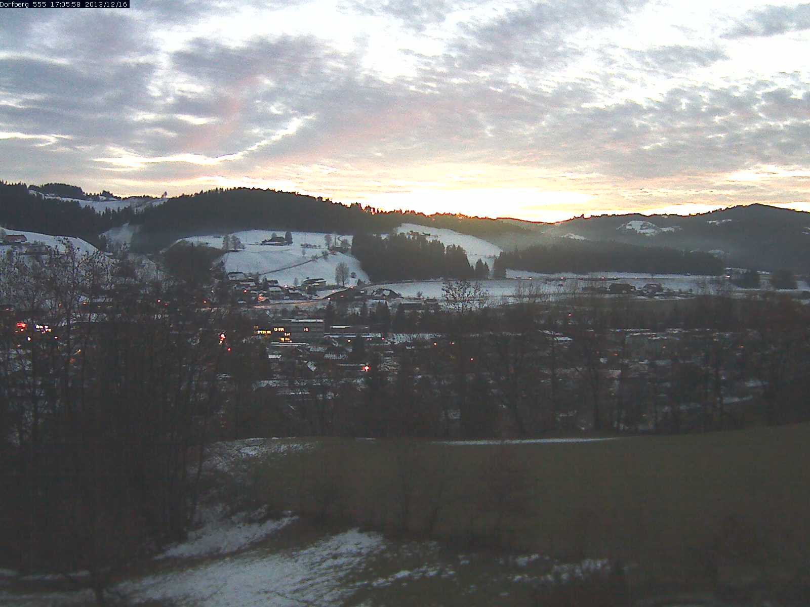 Webcam-Bild: Aussicht vom Dorfberg in Langnau 20131216-170600