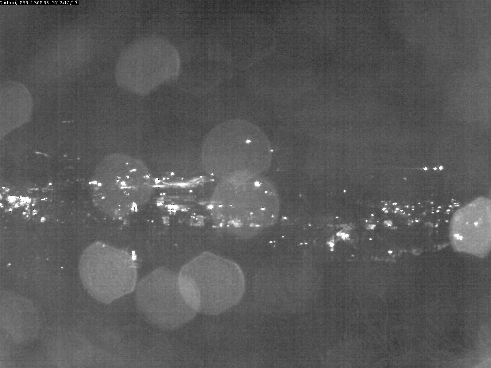 Webcam-Bild: Aussicht vom Dorfberg in Langnau 20131219-190600