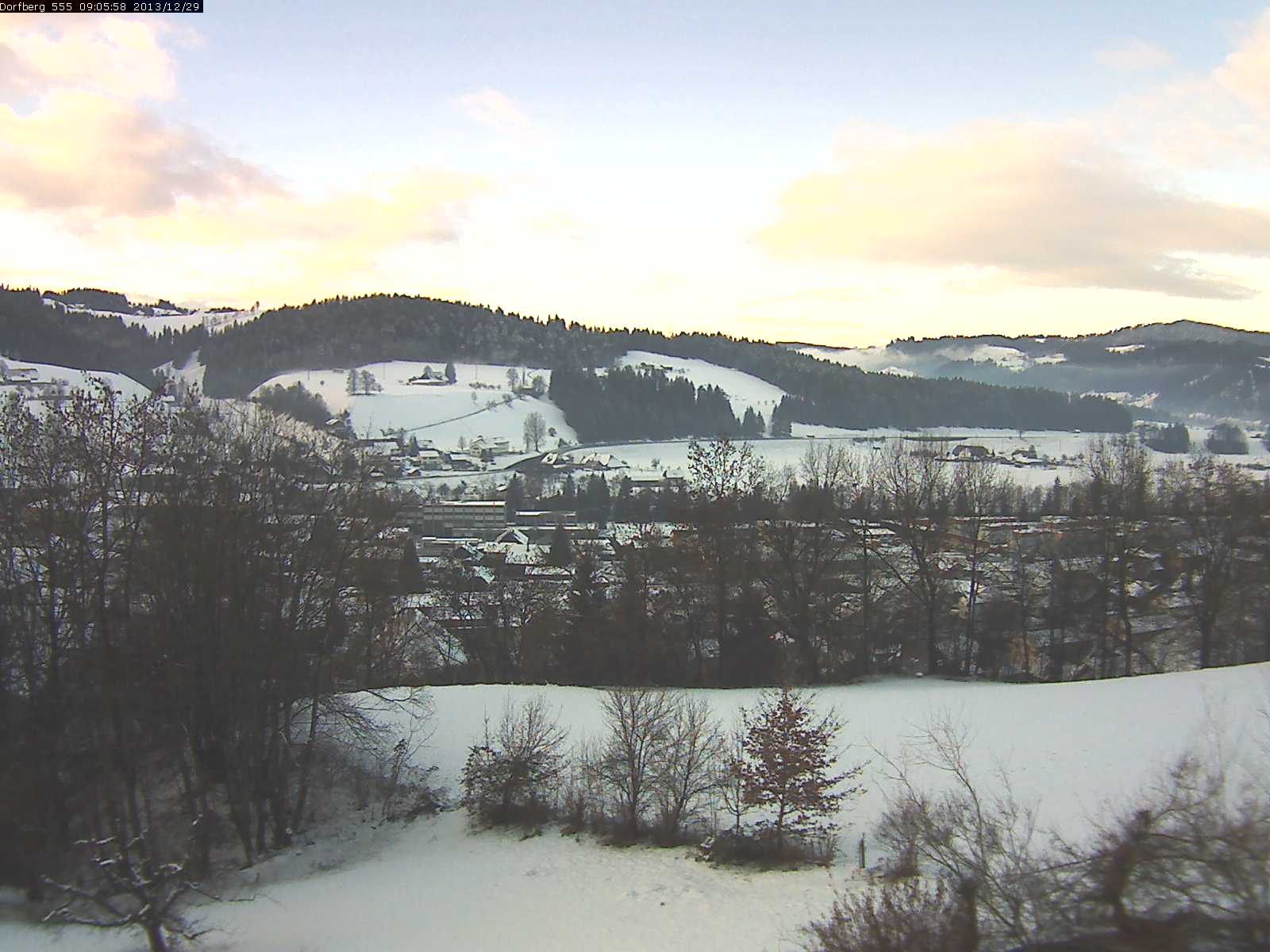 Webcam-Bild: Aussicht vom Dorfberg in Langnau 20131229-090600