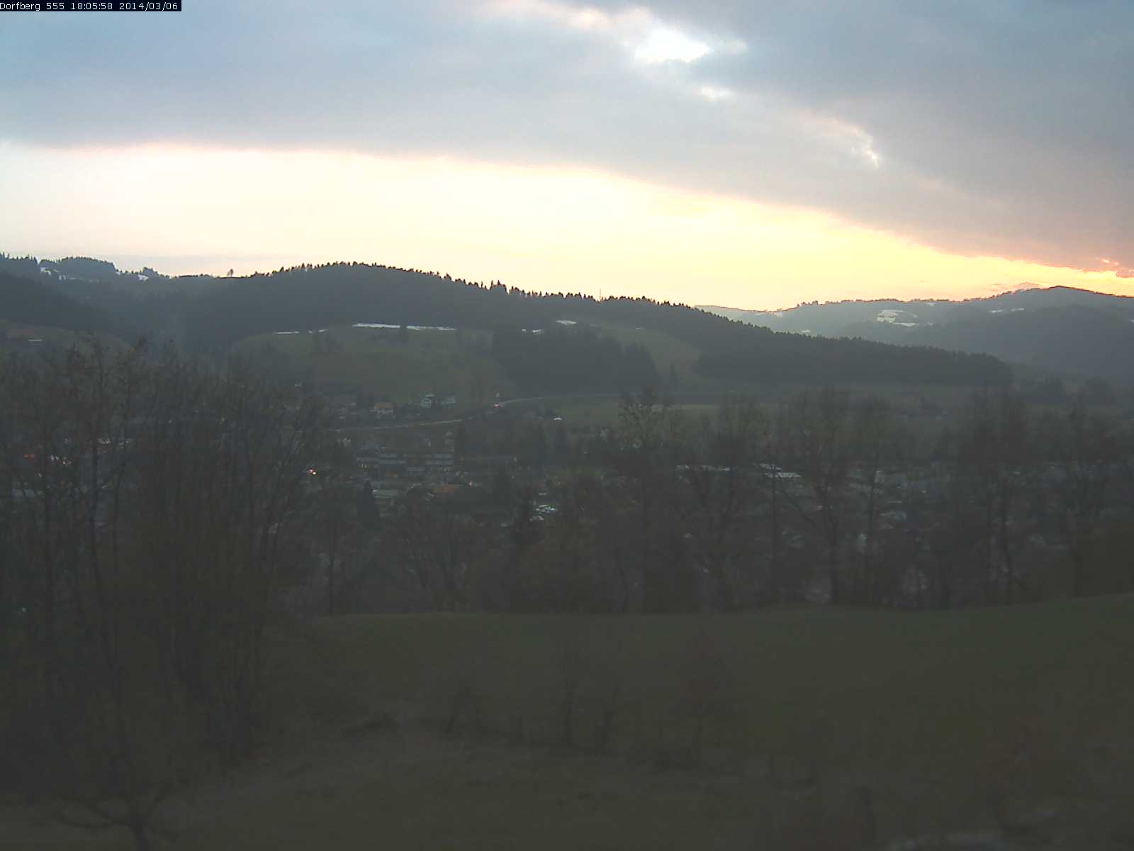 Webcam-Bild: Aussicht vom Dorfberg in Langnau 20140306-180600