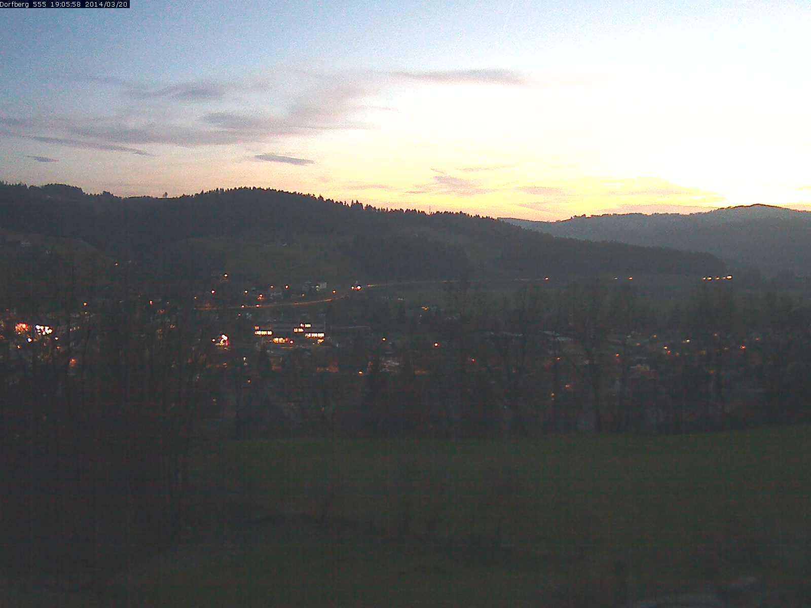 Webcam-Bild: Aussicht vom Dorfberg in Langnau 20140320-190600