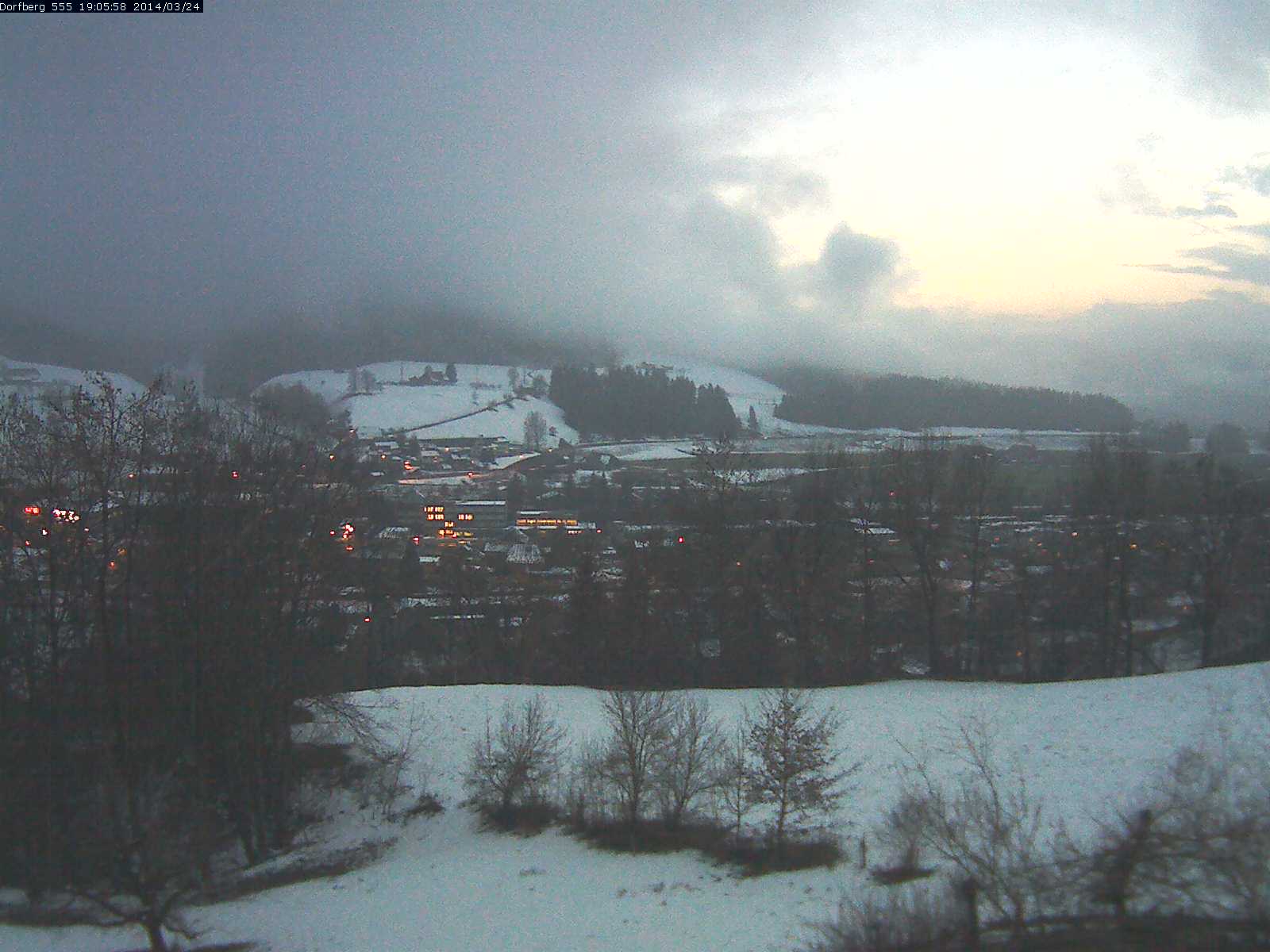 Webcam-Bild: Aussicht vom Dorfberg in Langnau 20140324-190600