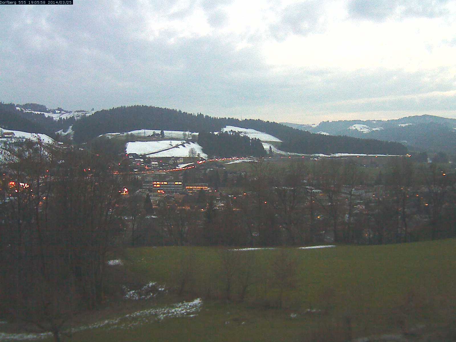 Webcam-Bild: Aussicht vom Dorfberg in Langnau 20140325-190600