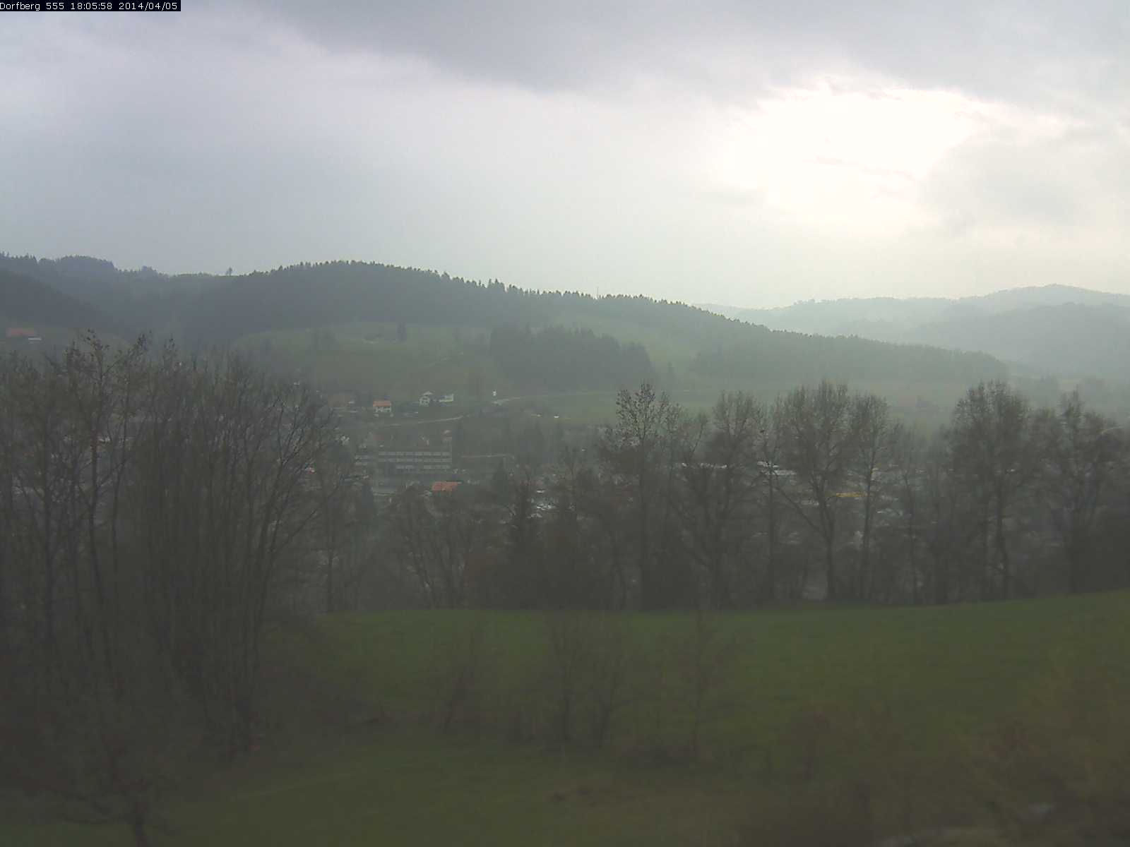 Webcam-Bild: Aussicht vom Dorfberg in Langnau 20140405-180600
