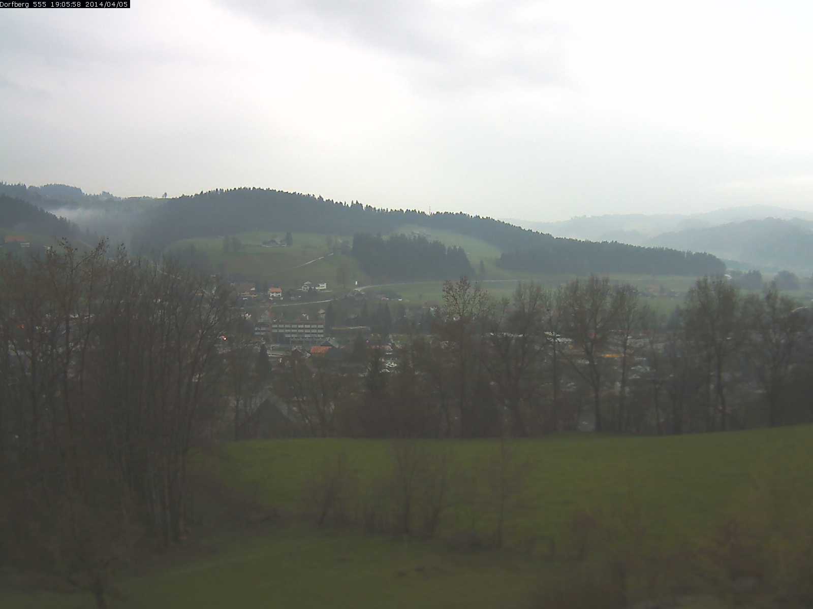 Webcam-Bild: Aussicht vom Dorfberg in Langnau 20140405-190600