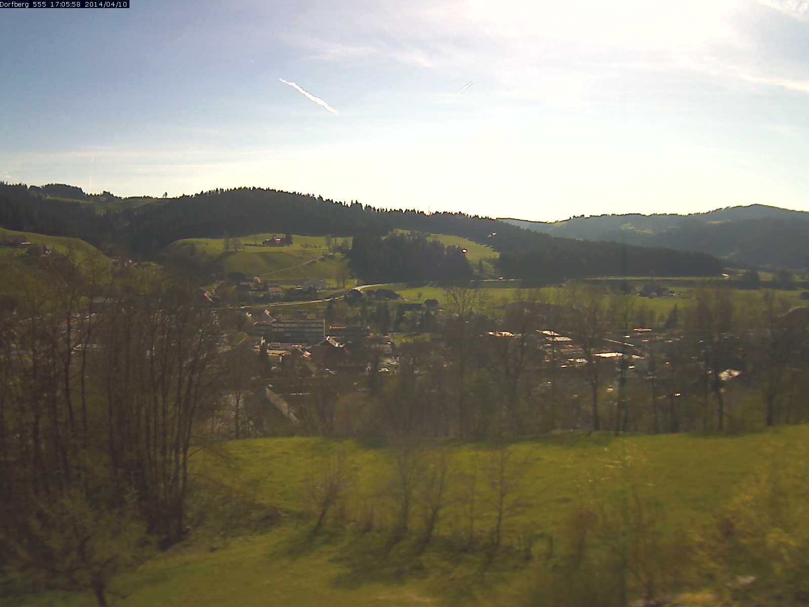 Webcam-Bild: Aussicht vom Dorfberg in Langnau 20140410-170600
