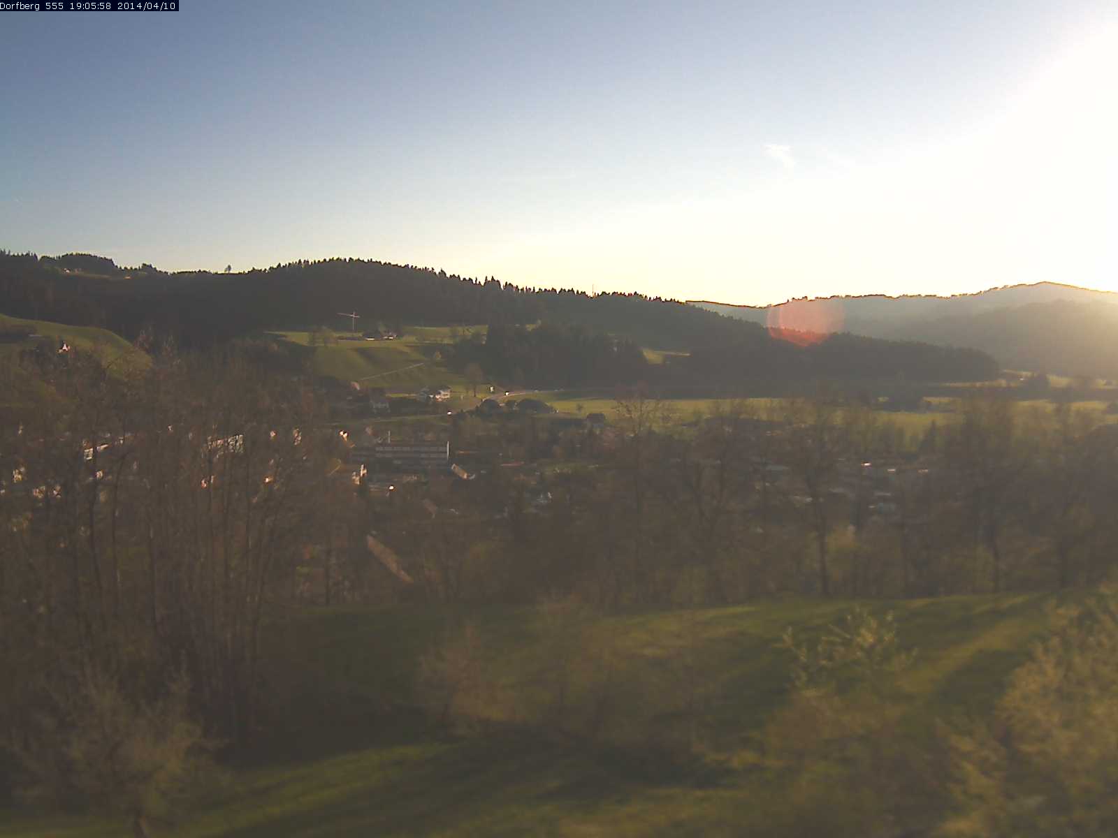 Webcam-Bild: Aussicht vom Dorfberg in Langnau 20140410-190600