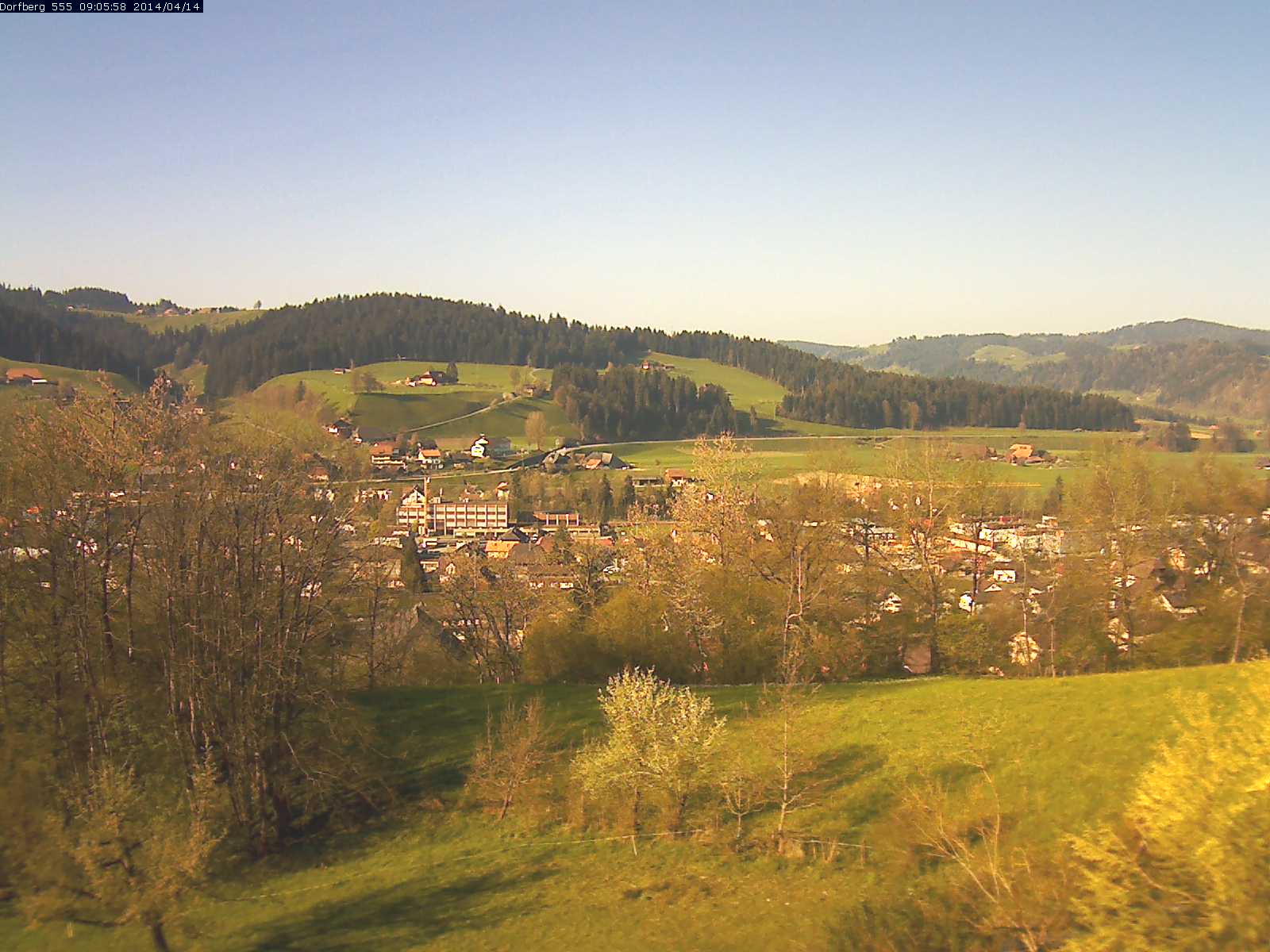 Webcam-Bild: Aussicht vom Dorfberg in Langnau 20140414-090600