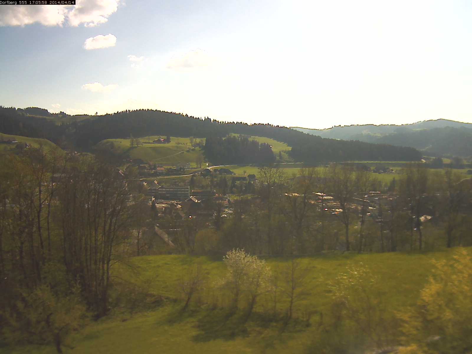 Webcam-Bild: Aussicht vom Dorfberg in Langnau 20140414-170600