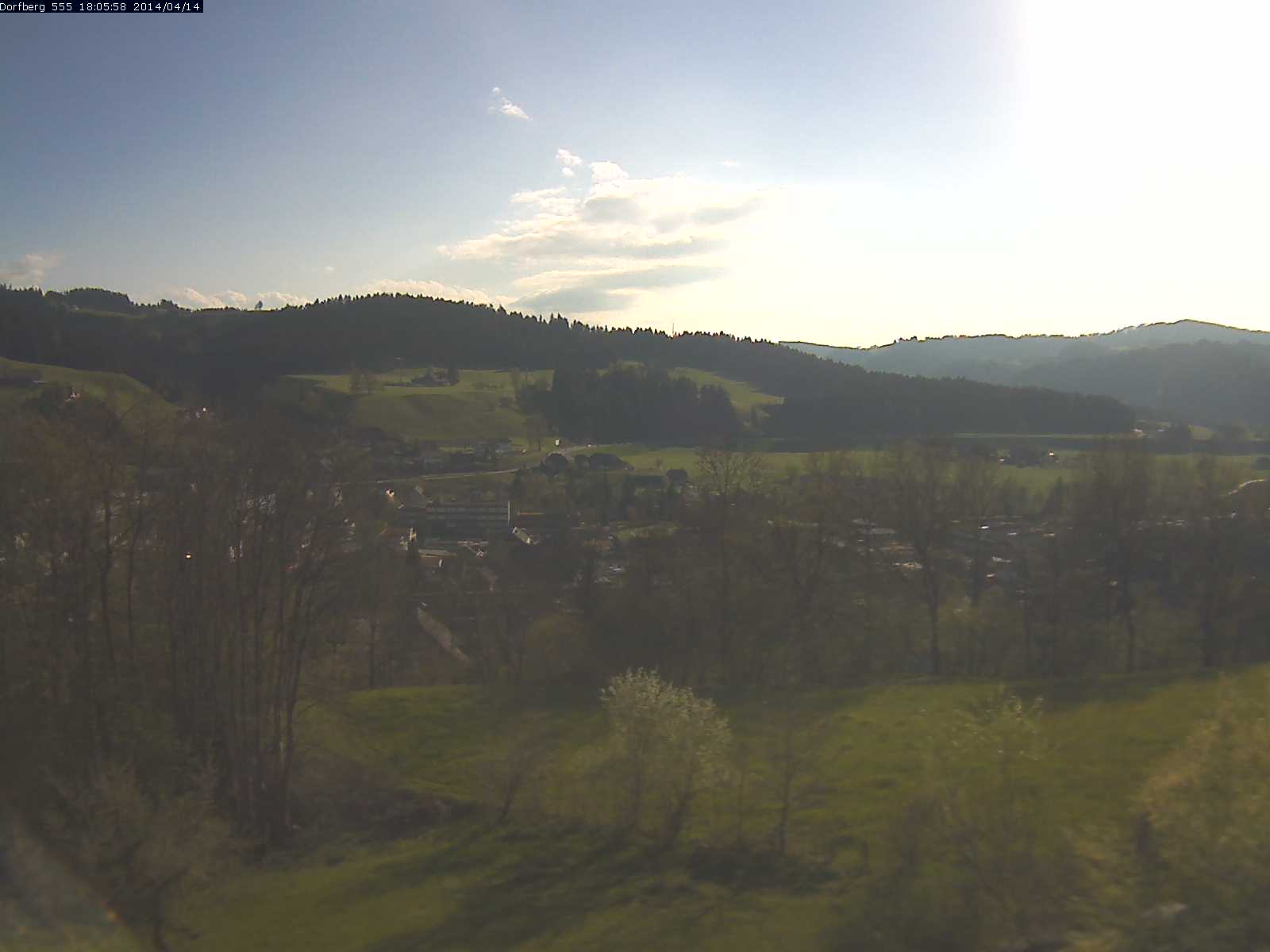 Webcam-Bild: Aussicht vom Dorfberg in Langnau 20140414-180600