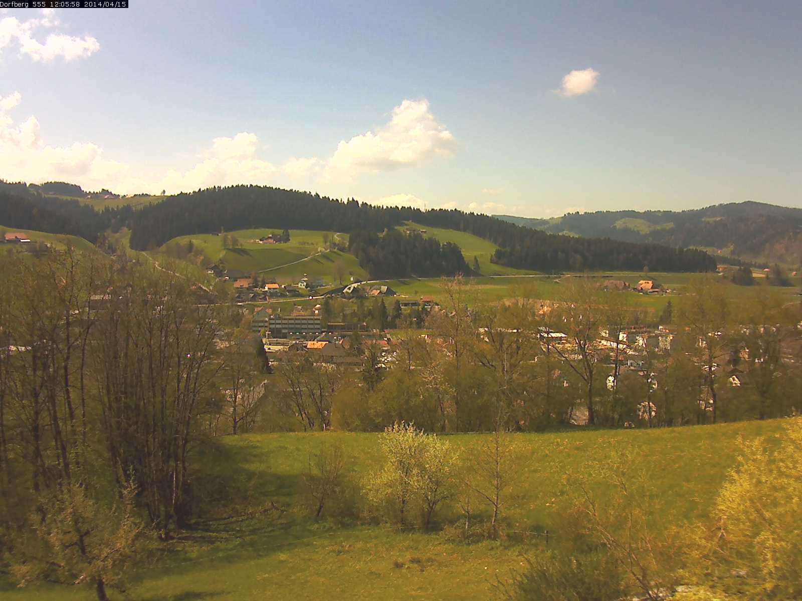 Webcam-Bild: Aussicht vom Dorfberg in Langnau 20140415-120600
