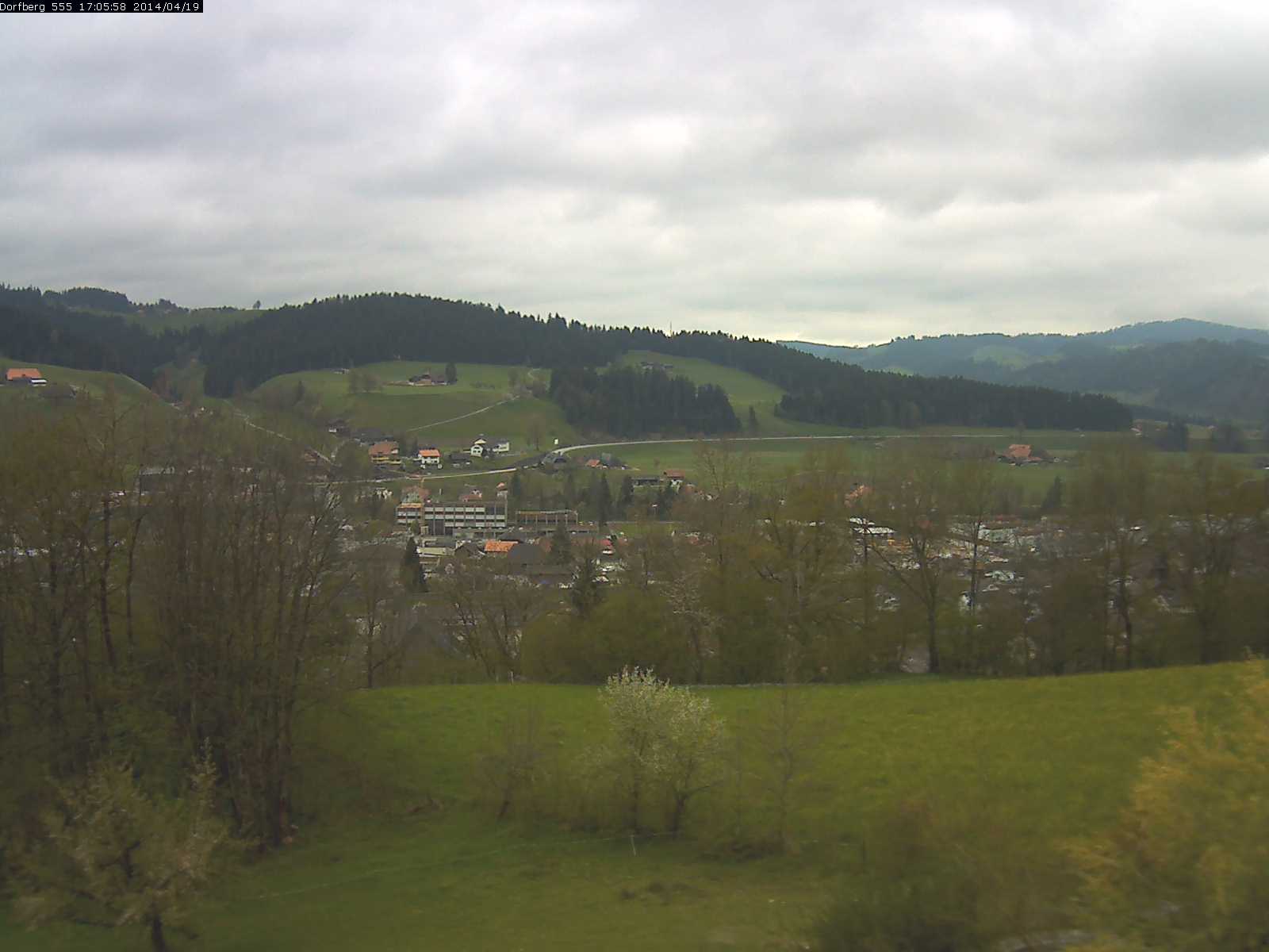 Webcam-Bild: Aussicht vom Dorfberg in Langnau 20140419-170600