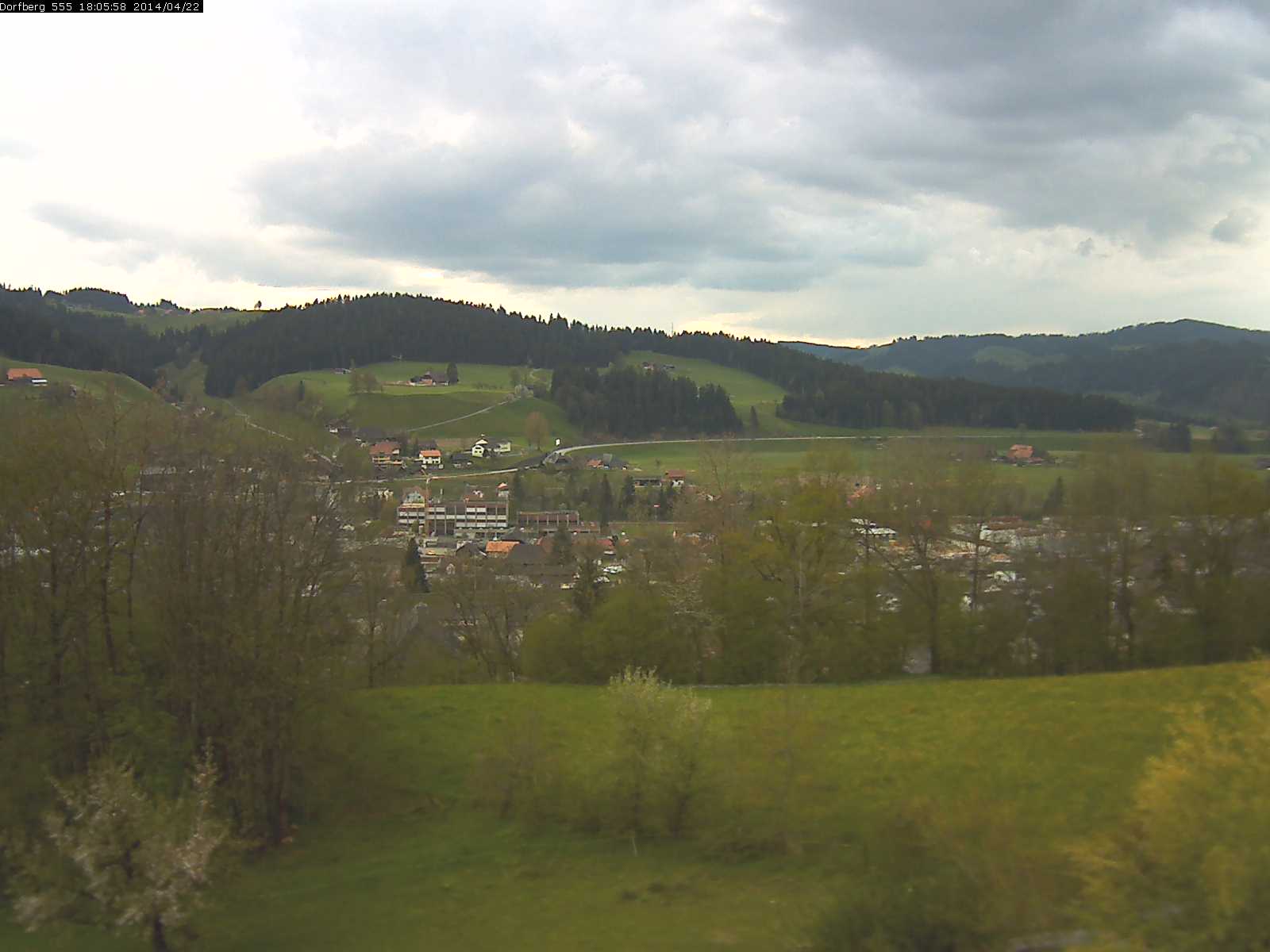 Webcam-Bild: Aussicht vom Dorfberg in Langnau 20140422-180600