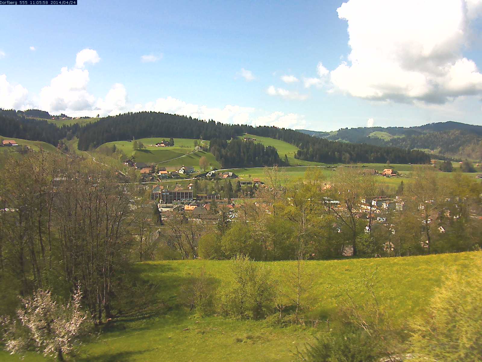 Webcam-Bild: Aussicht vom Dorfberg in Langnau 20140424-110600
