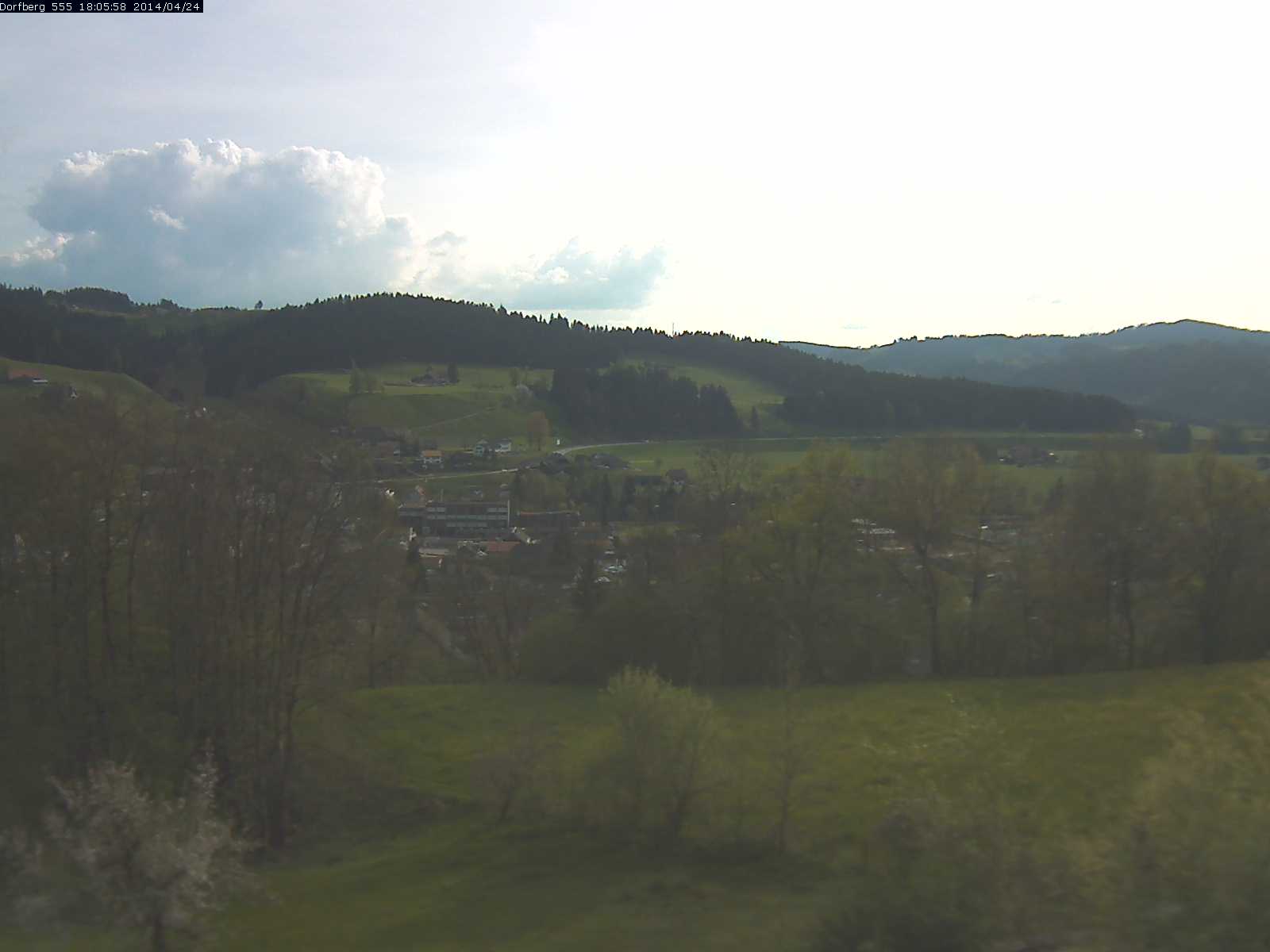 Webcam-Bild: Aussicht vom Dorfberg in Langnau 20140424-180600