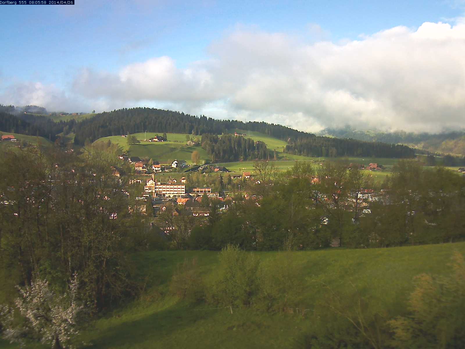 Webcam-Bild: Aussicht vom Dorfberg in Langnau 20140426-080600