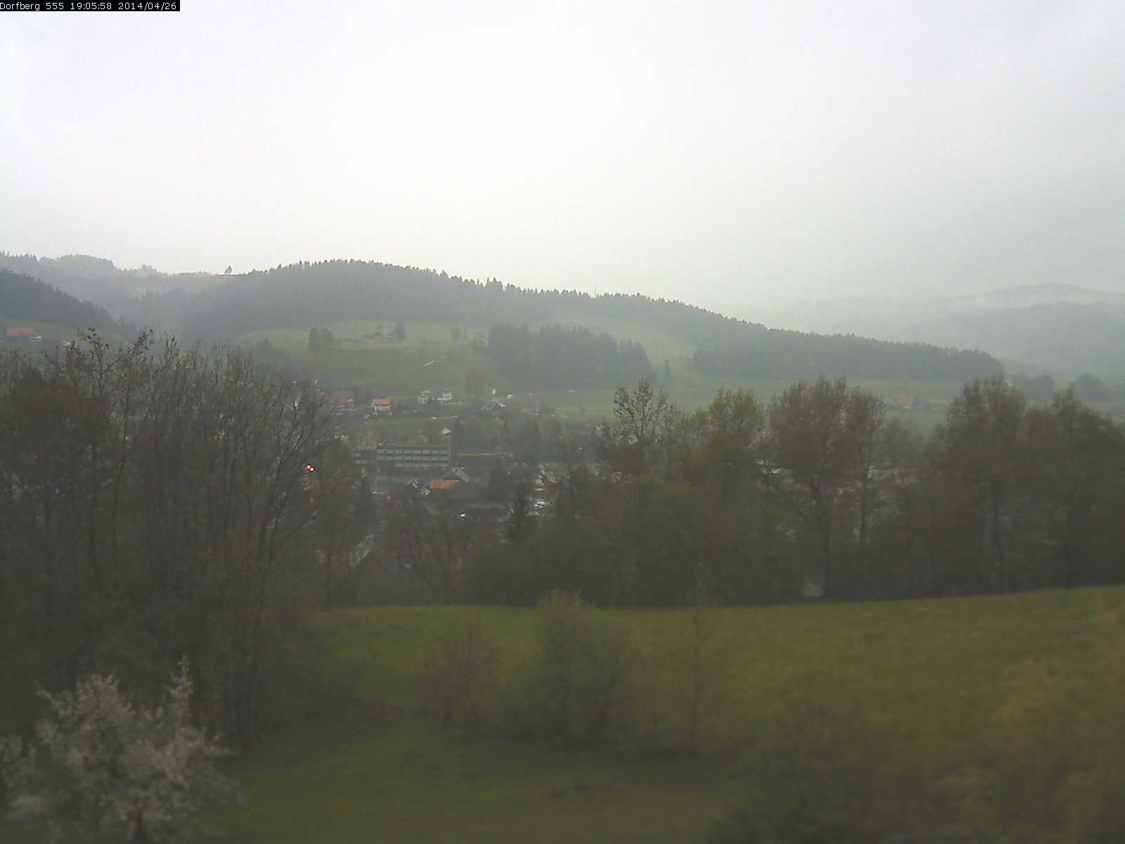 Webcam-Bild: Aussicht vom Dorfberg in Langnau 20140426-190600