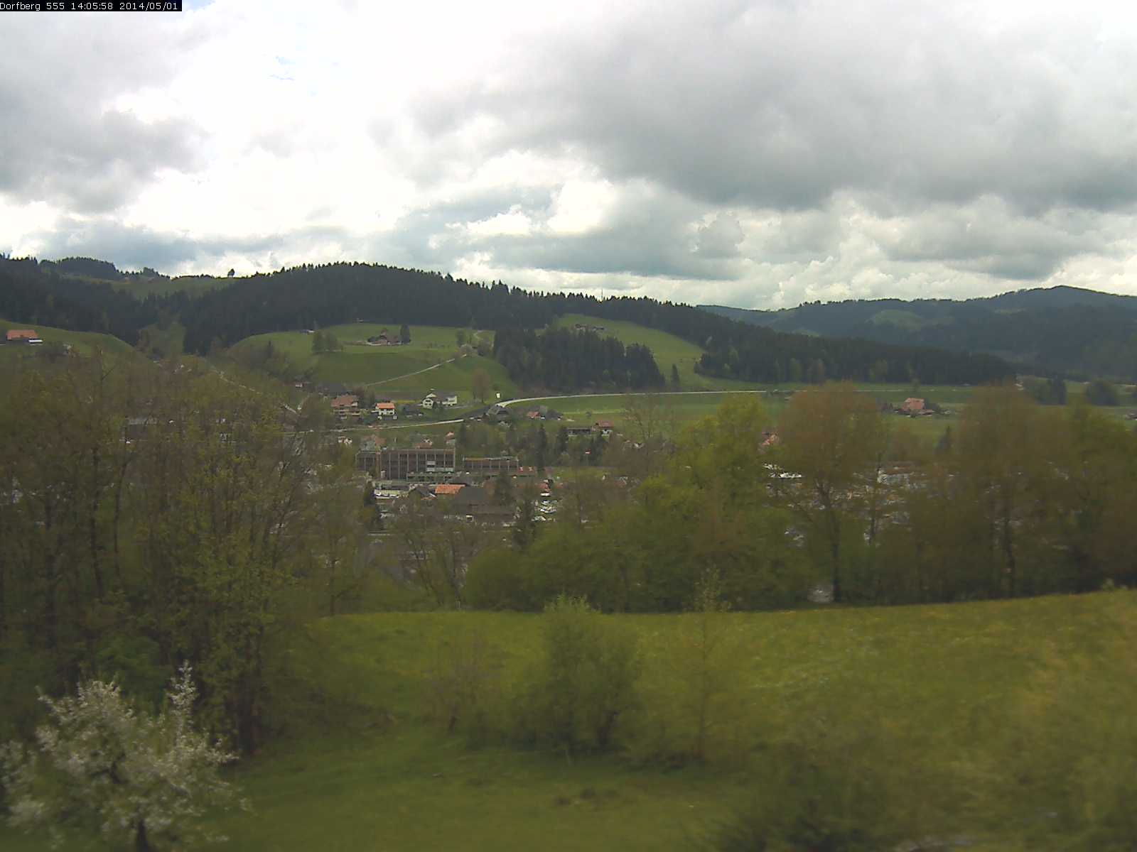 Webcam-Bild: Aussicht vom Dorfberg in Langnau 20140501-140600