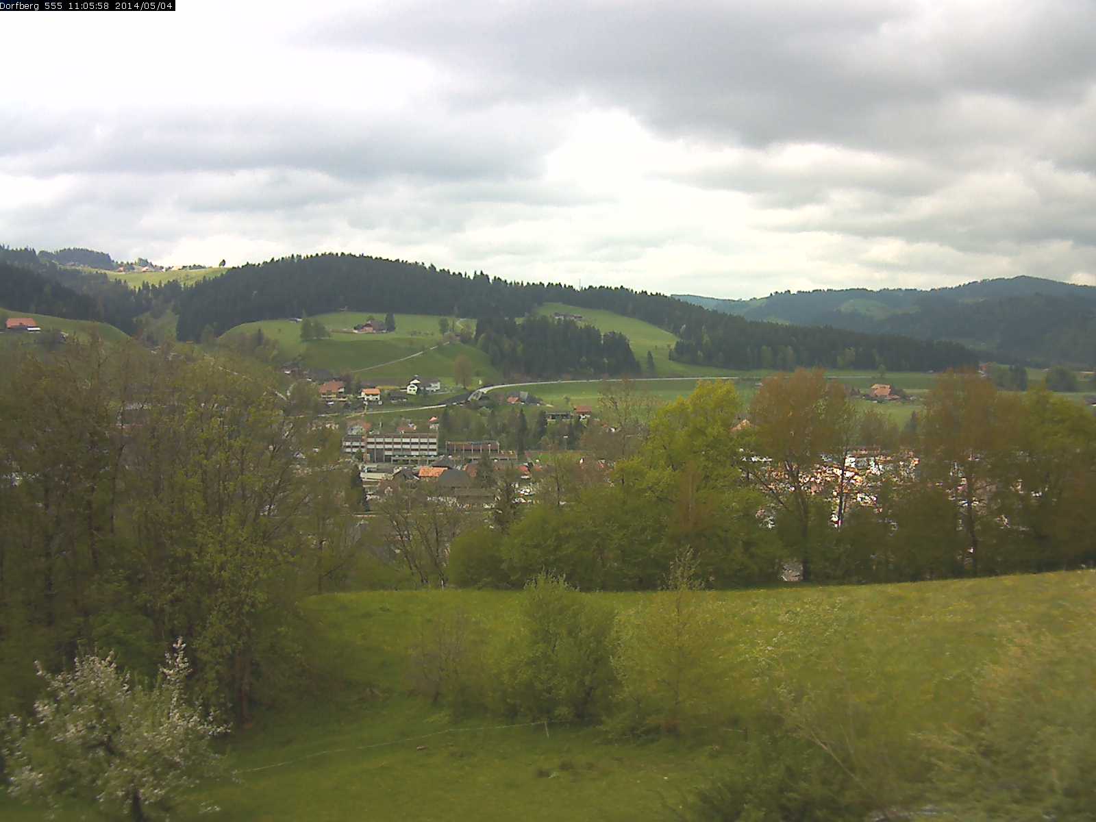 Webcam-Bild: Aussicht vom Dorfberg in Langnau 20140504-110600