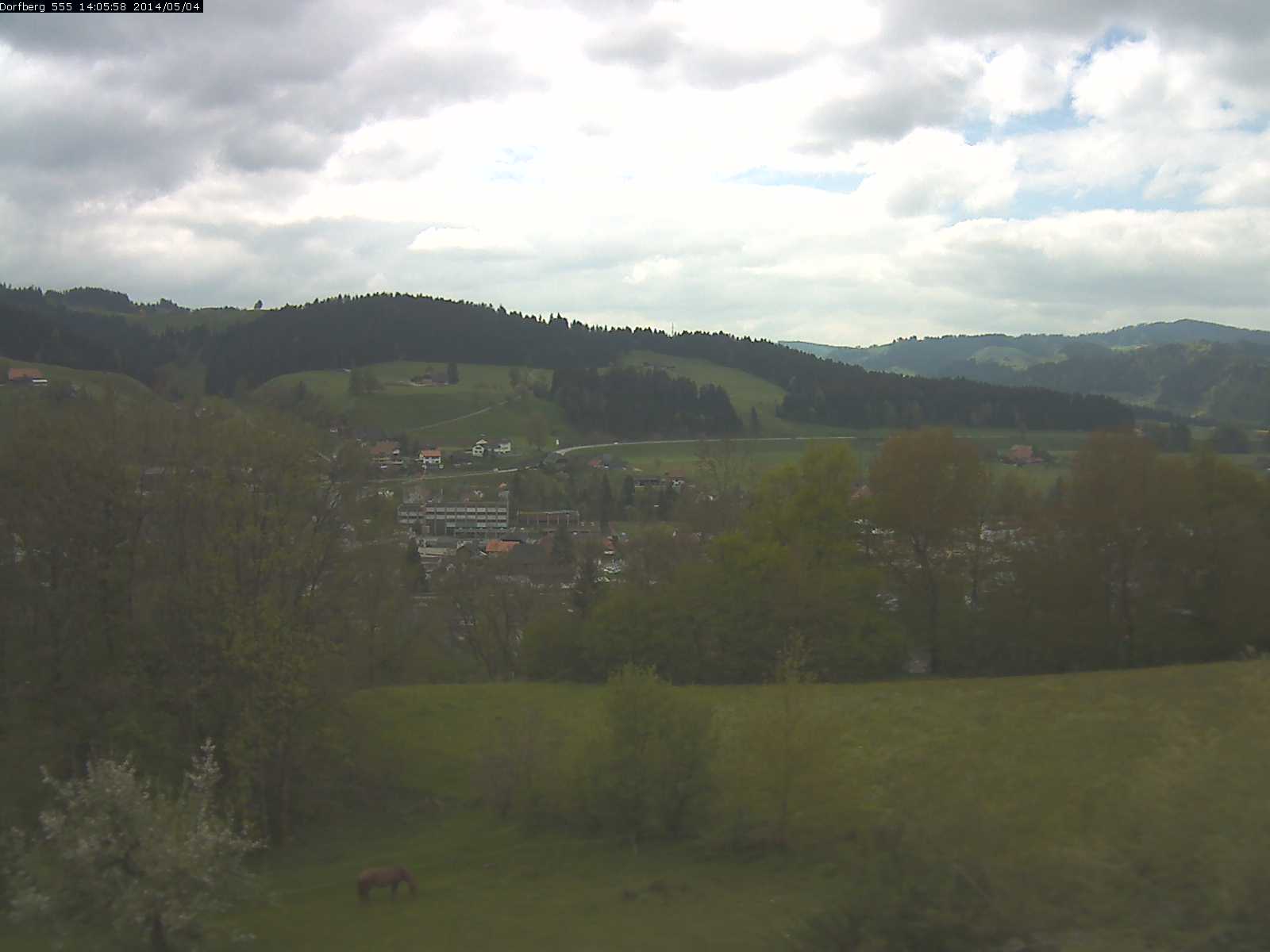 Webcam-Bild: Aussicht vom Dorfberg in Langnau 20140504-140600