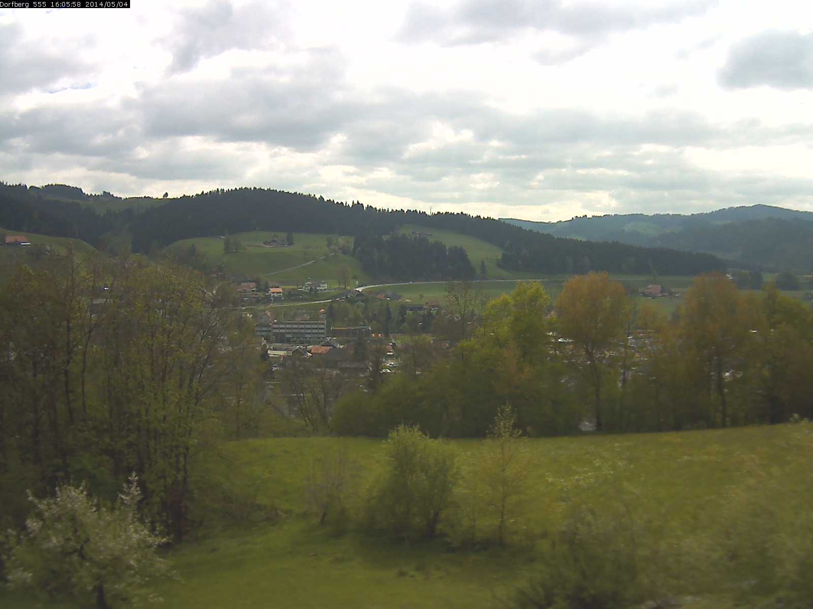 Webcam-Bild: Aussicht vom Dorfberg in Langnau 20140504-160600