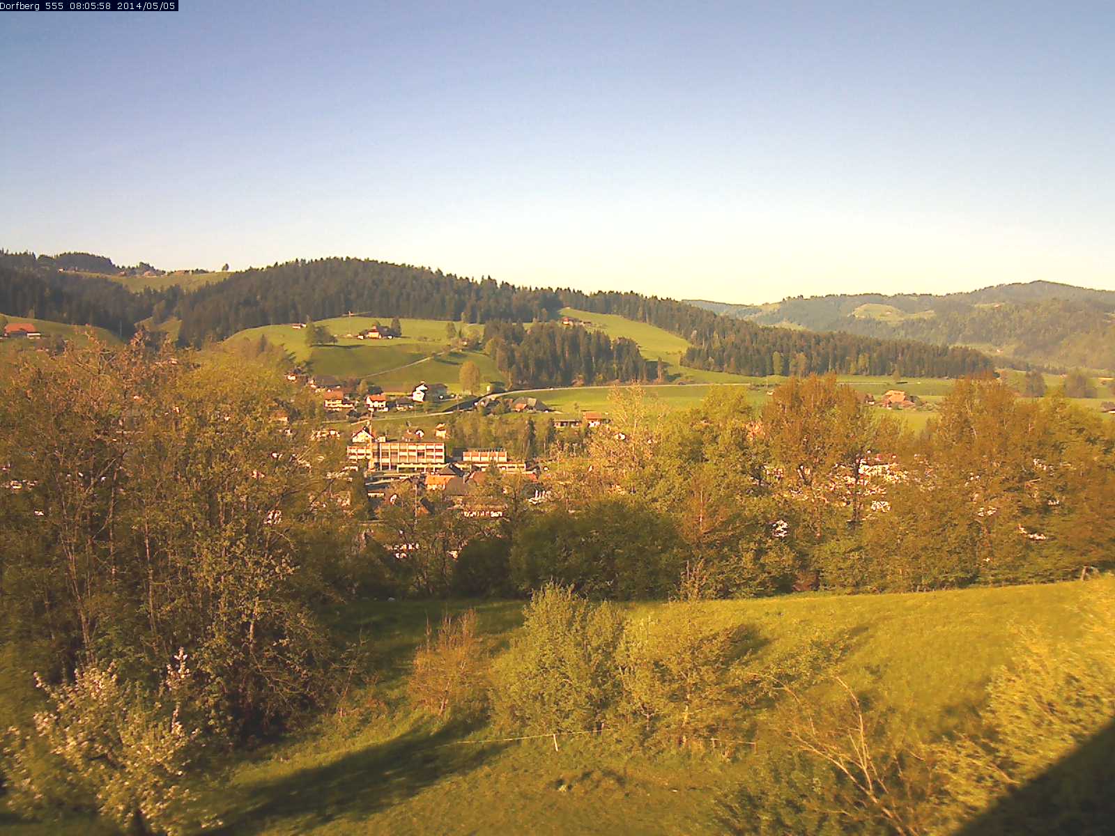 Webcam-Bild: Aussicht vom Dorfberg in Langnau 20140505-080600