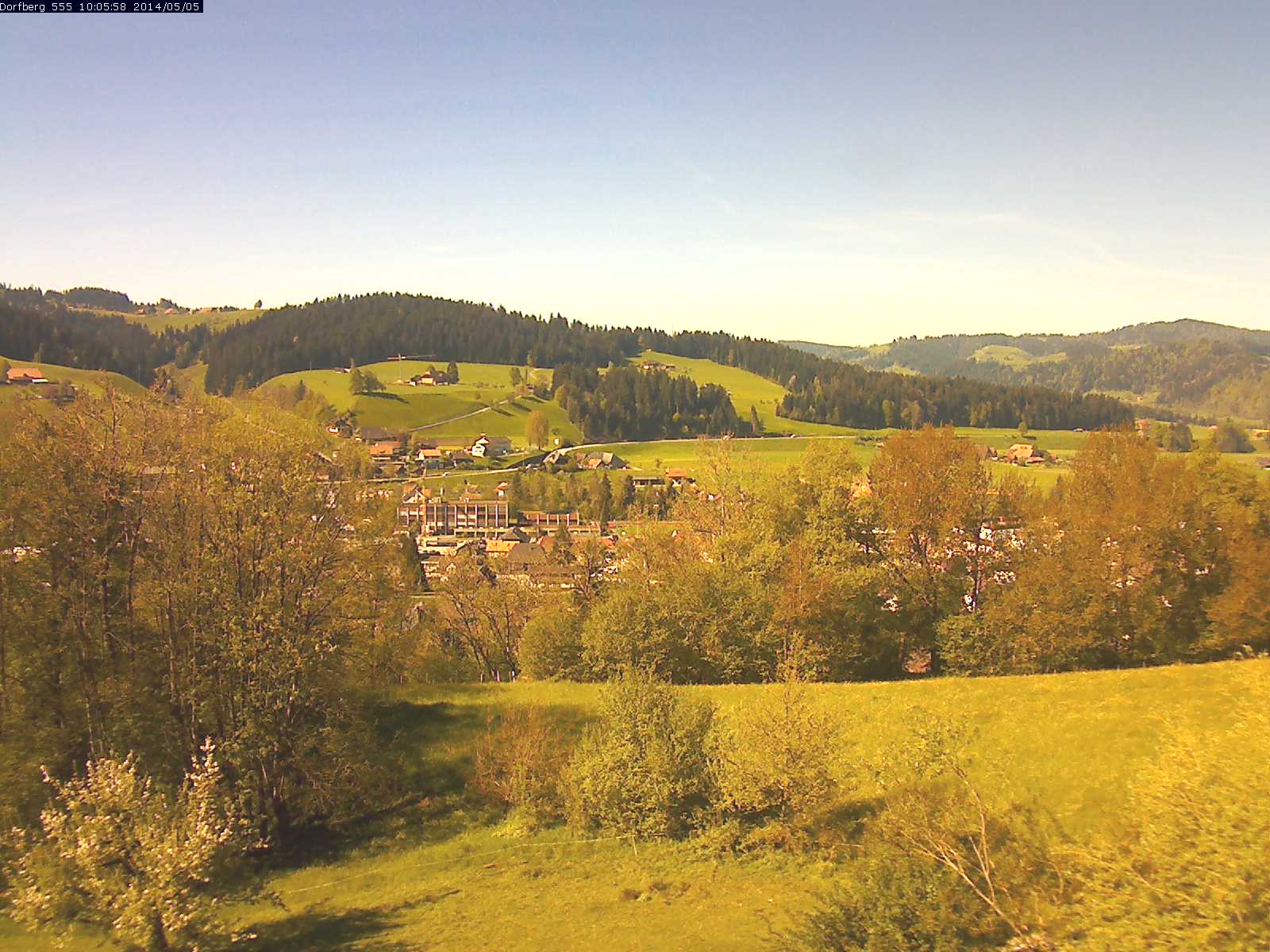 Webcam-Bild: Aussicht vom Dorfberg in Langnau 20140505-100600