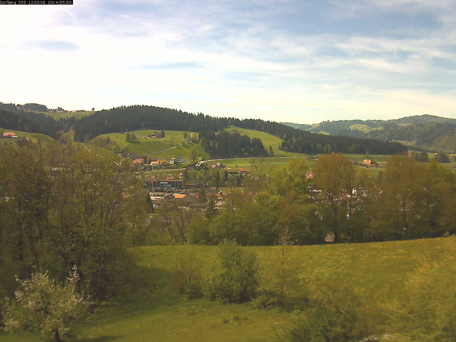 Webcam-Bild: Aussicht vom Dorfberg in Langnau 20140505-120600