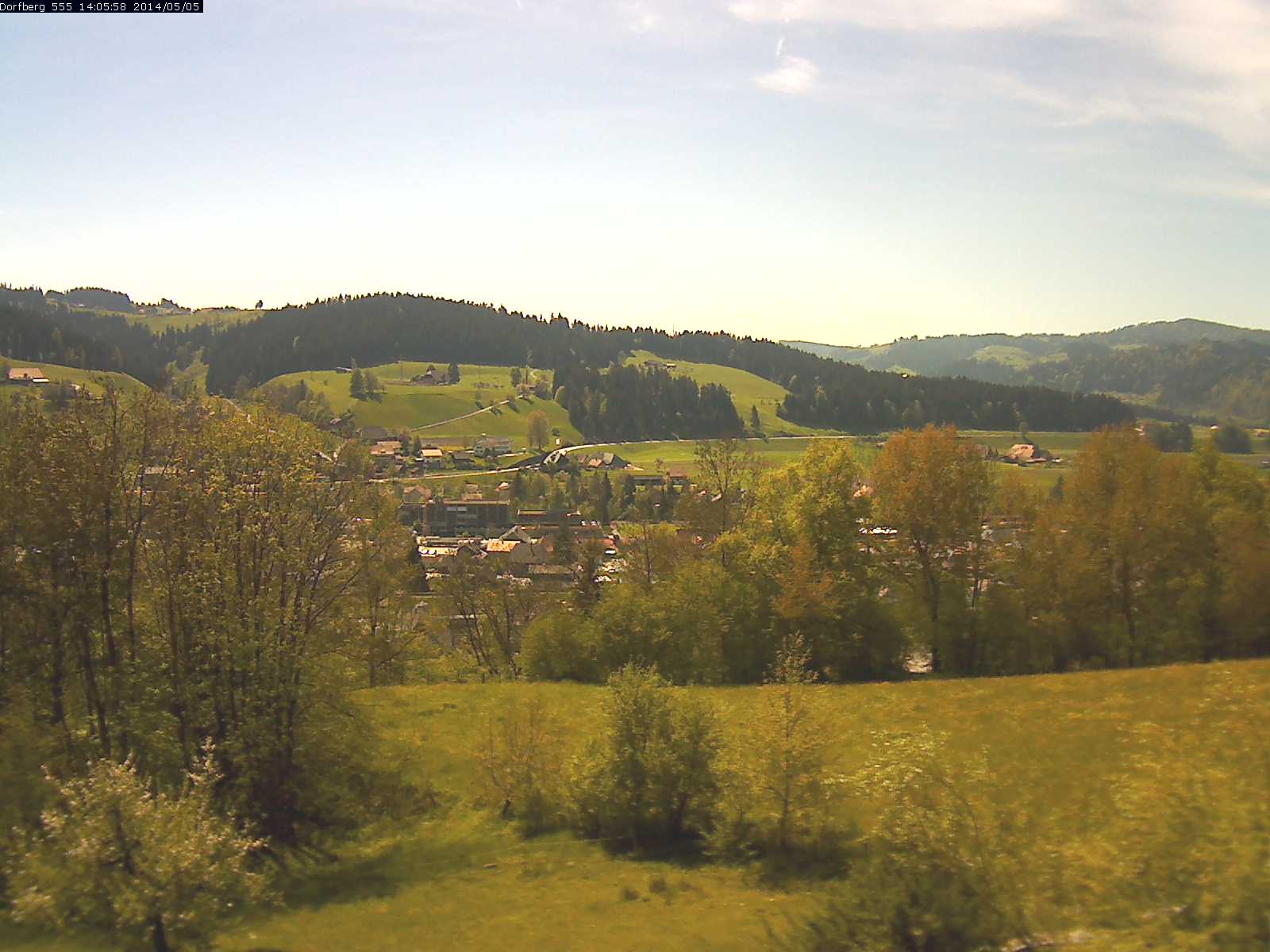 Webcam-Bild: Aussicht vom Dorfberg in Langnau 20140505-140600